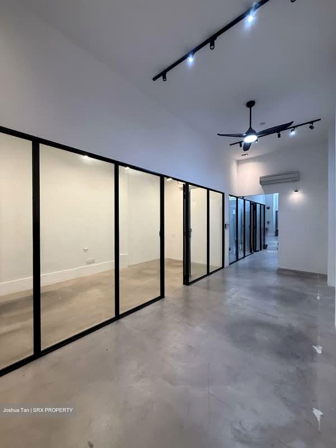 Trio (D8), Office #607939661